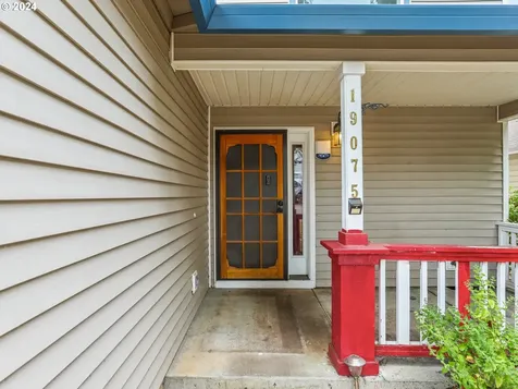 19075 Barrington Avenue Sandy OR 97055