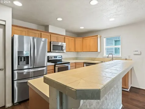19075 Barrington Avenue Sandy OR 97055