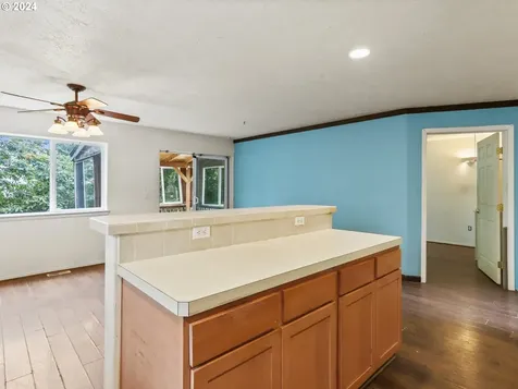 19075 Barrington Avenue Sandy OR 97055