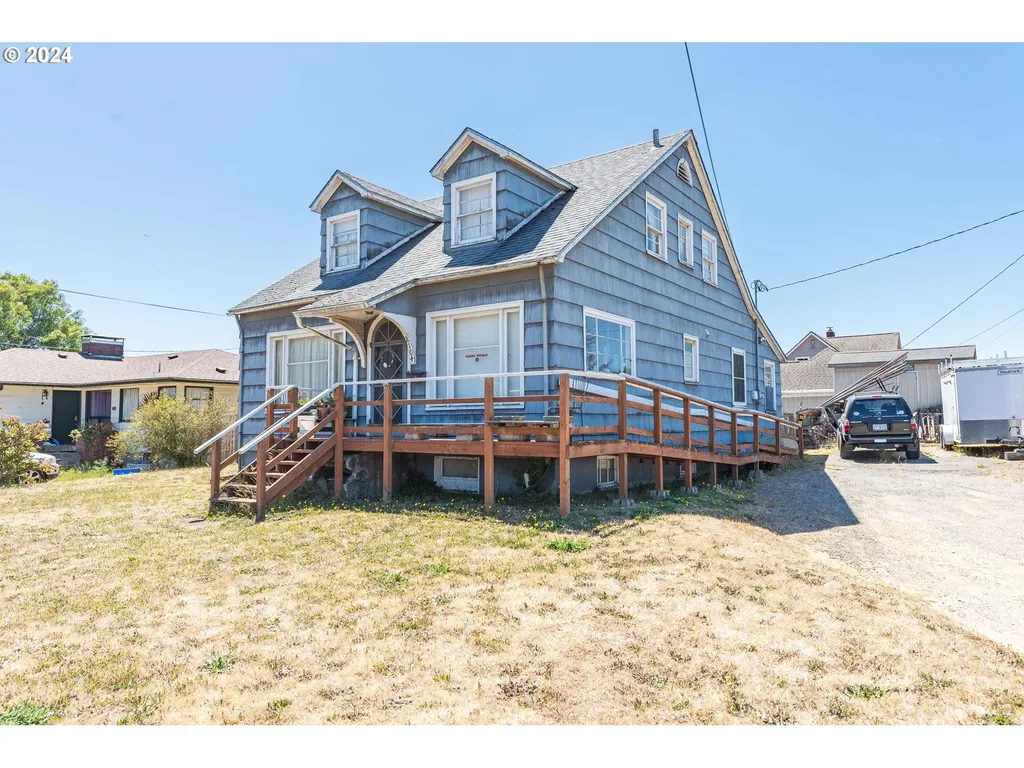 2104 Harrison Street North Bend OR 97459