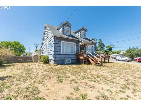 2104 Harrison Street North Bend OR 97459