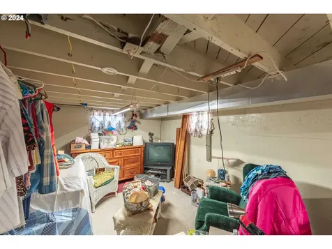 2104 Harrison Street North Bend OR 97459