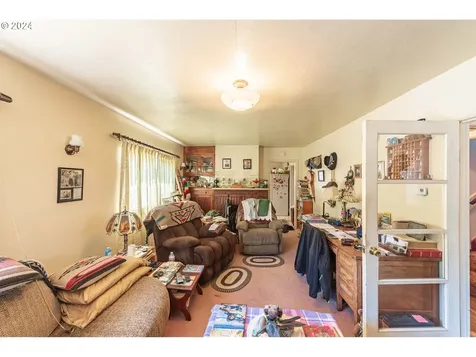 2104 Harrison Street North Bend OR 97459
