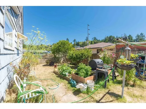 2104 Harrison Street North Bend OR 97459