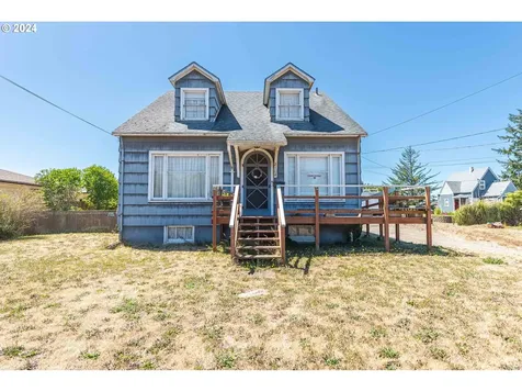 2104 Harrison Street North Bend OR 97459