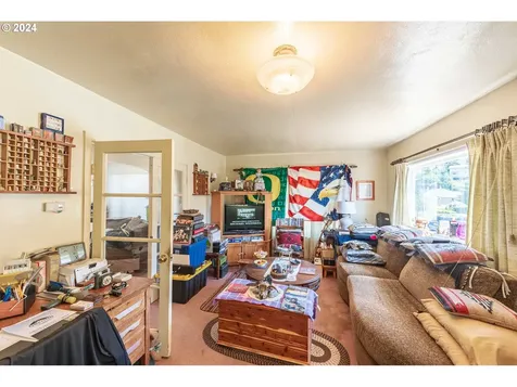 2104 Harrison Street North Bend OR 97459
