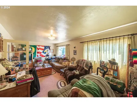 2104 Harrison Street North Bend OR 97459