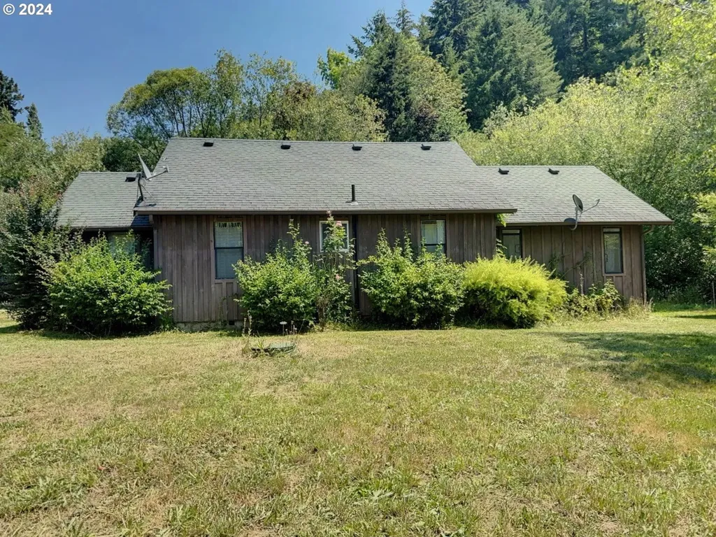 98368 Bridge Lane Myrtle Point OR 97458