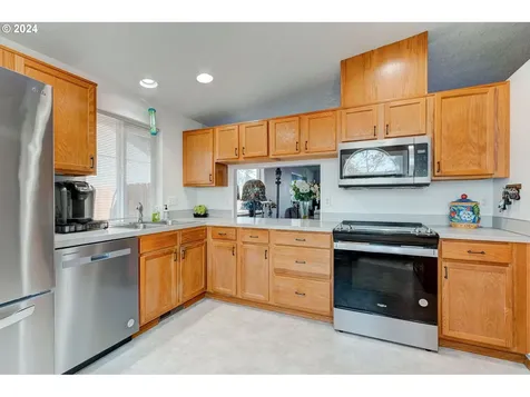 1208 SE Appleseed Drive Dallas OR 97338