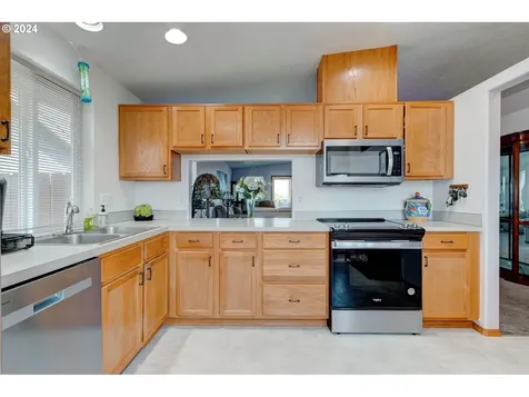 1208 SE Appleseed Drive Dallas OR 97338