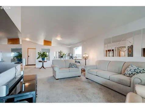 1208 SE Appleseed Drive Dallas OR 97338