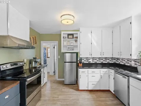 418 S River Street Newberg OR 97132
