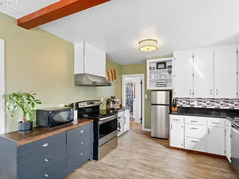 418 S River Street Newberg OR 97132