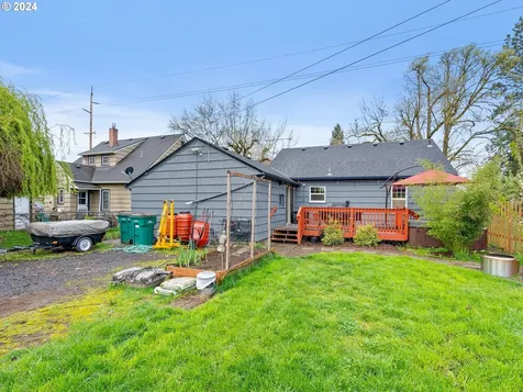 418 S River Street Newberg OR 97132