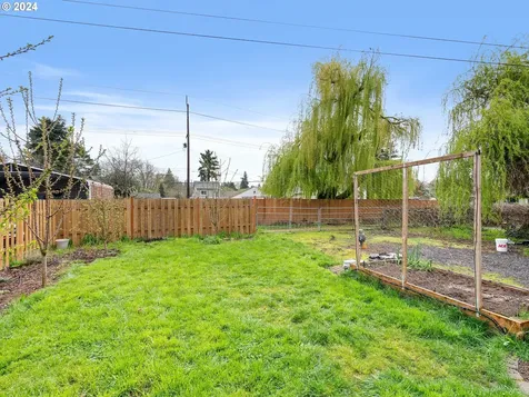 418 S River Street Newberg OR 97132