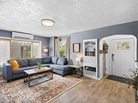 418 S River Street Newberg OR 97132