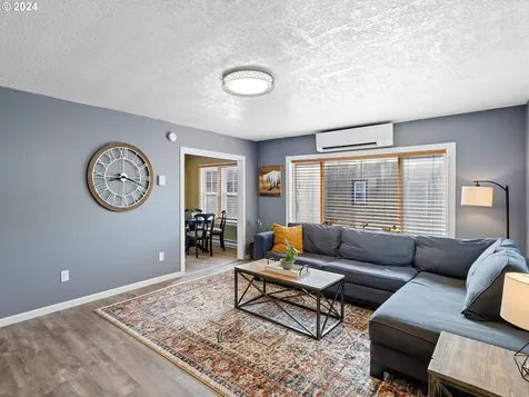 418 S River Street Newberg OR 97132