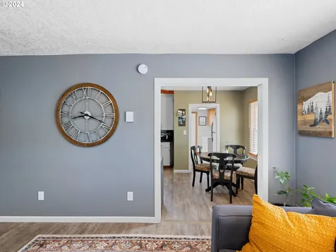 418 S River Street Newberg OR 97132