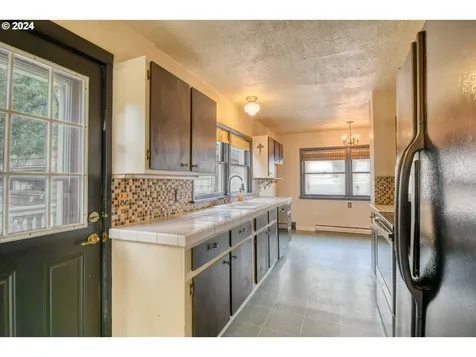 323 N Main Street Pendleton OR 97801
