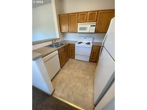 1129 Se Tenino Street Portland OR 97202