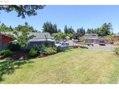 3733 Edgewood Drive North Bend OR 97459