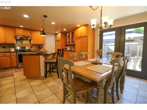 3733 Edgewood Drive North Bend OR 97459
