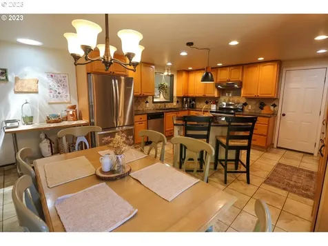 3733 Edgewood Drive North Bend OR 97459