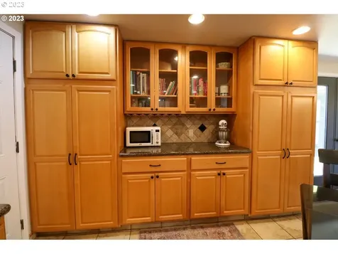 3733 Edgewood Drive North Bend OR 97459