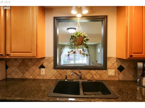 3733 Edgewood Drive North Bend OR 97459