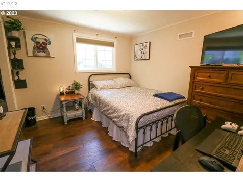 3733 Edgewood Drive North Bend OR 97459