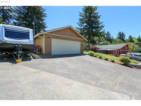 3733 Edgewood Drive North Bend OR 97459