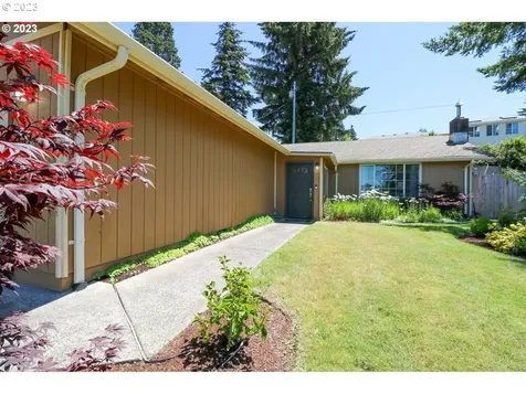 3733 Edgewood Drive North Bend OR 97459