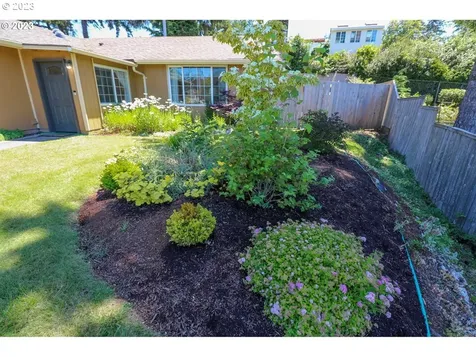 3733 Edgewood Drive North Bend OR 97459