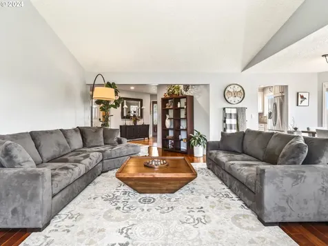 1815 N 15th Court Washougal WA 98671