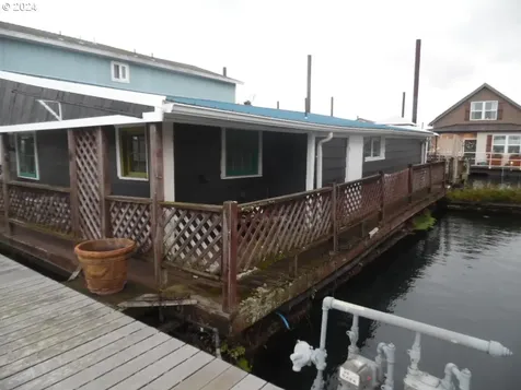 1811 N Jantzen Avenue Portland OR 97217