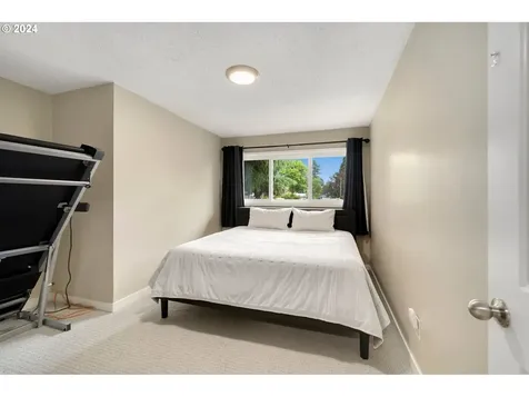 515 Willow Avenue Woodburn OR 97071