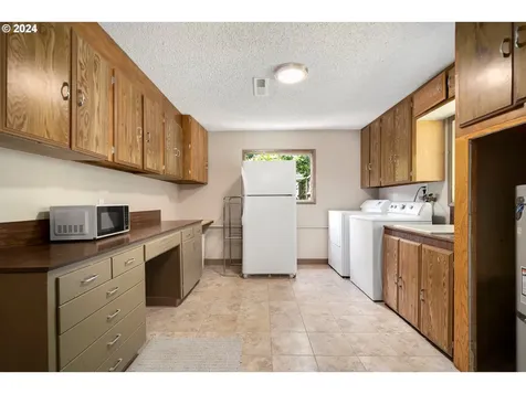 515 Willow Avenue Woodburn OR 97071