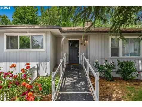 515 Willow Avenue Woodburn OR 97071