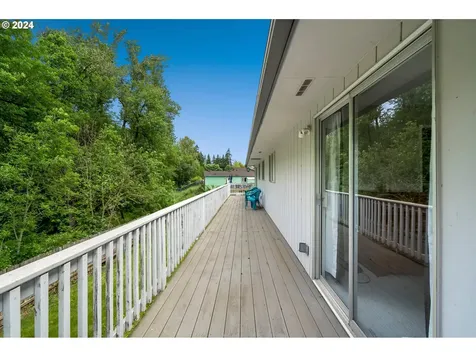 515 Willow Avenue Woodburn OR 97071