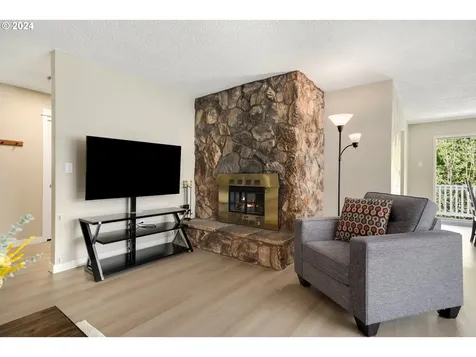 515 Willow Avenue Woodburn OR 97071