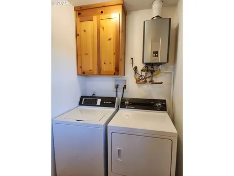 128 Dixon Avenue Molalla OR 97038