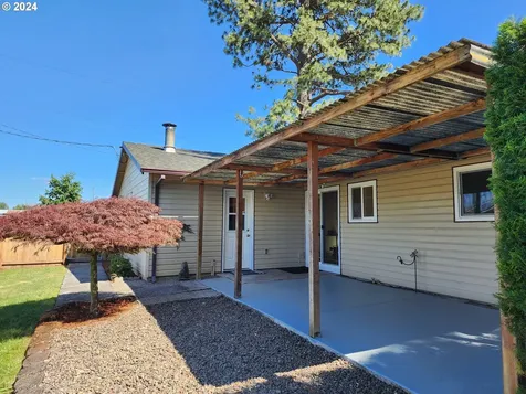 128 Dixon Avenue Molalla OR 97038