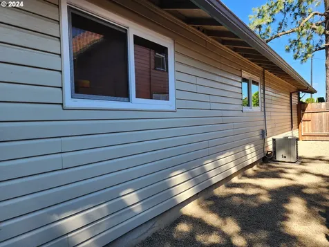 128 Dixon Avenue Molalla OR 97038