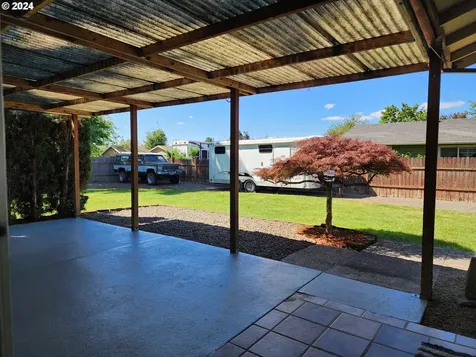 128 Dixon Avenue Molalla OR 97038