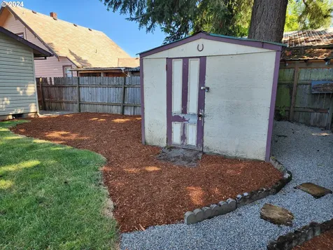 128 Dixon Avenue Molalla OR 97038