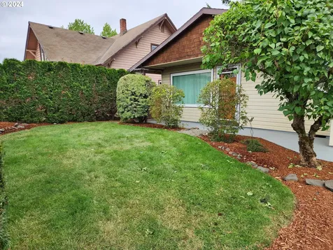 128 Dixon Avenue Molalla OR 97038