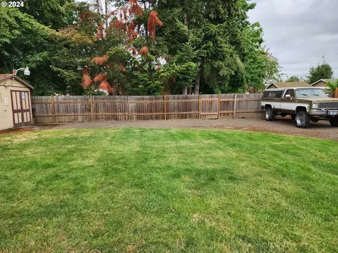 128 Dixon Avenue Molalla OR 97038