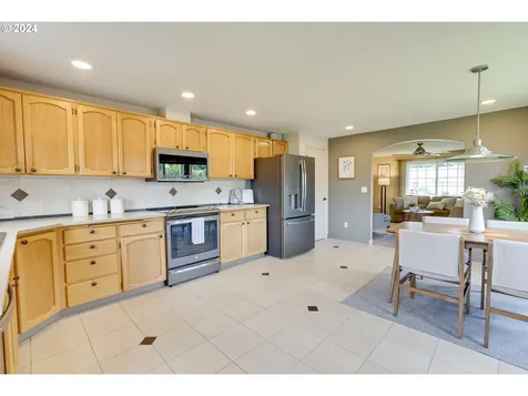 9302 Ne 93rd Circle Vancouver WA 98662