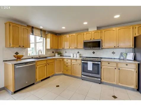 9302 Ne 93rd Circle Vancouver WA 98662