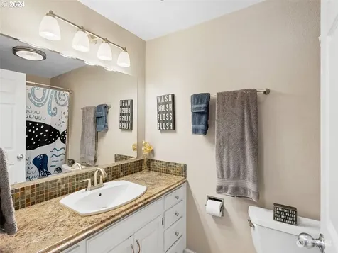 2612 NE 158th Street Vancouver WA 98686